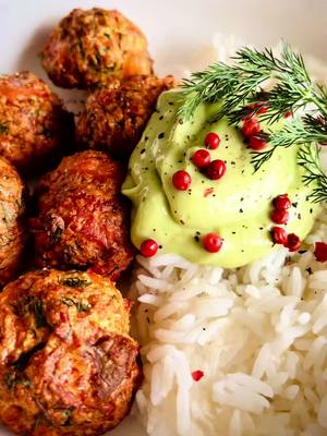 Boulettes de saumon et crème d’avocat