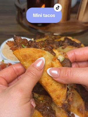 Mini tacos de carne de res