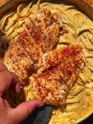 Fetuccini con salsa Alfredo y pollo