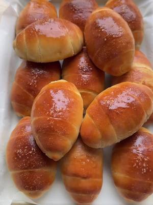 Fluffy Crispy Salt Bread