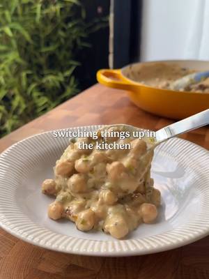 Cacio e Pepe Kichererbsen mit Balsamico-Tofu