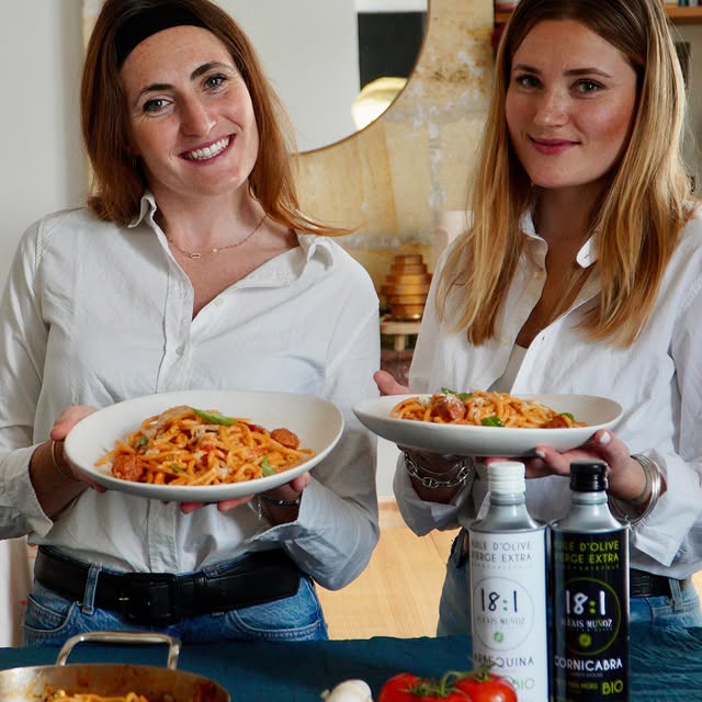 Pâtes à la Toscane avec sauce tomate, poivrons et Scamorza fumé