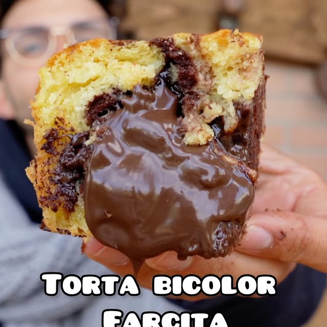 Torta variegata cacao e vaniglia con cuore cremoso